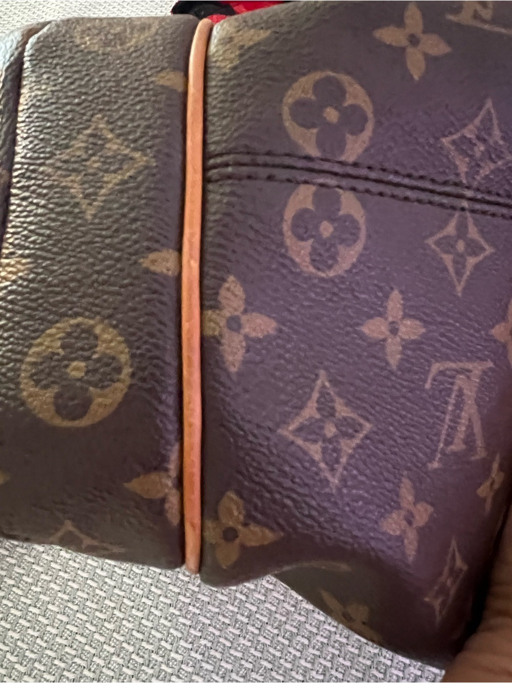 Louis Vuitton Large Brown Monogram Canvas Shoulder Bag with Tan Leather Trim - Picture 5 of 16